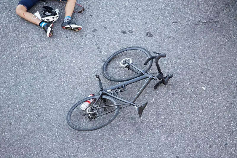 cyclist crashed cyclist crashed